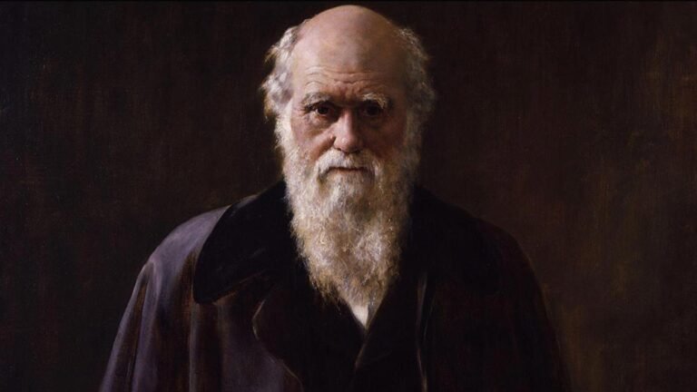 Charles Darwin Information In Marathi | चार्ल्स डार्विन: उत्क्रांती सिद्धांताचा जनक