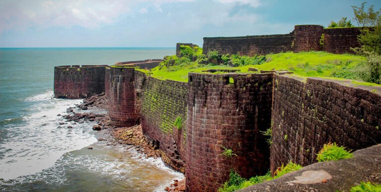 vijaydurg fort information in marathi